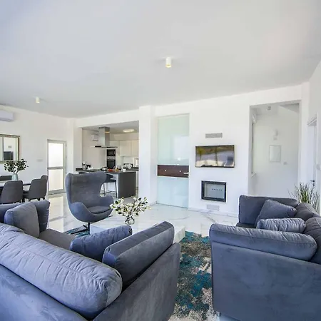 Olivine Pearl 16 Protaras