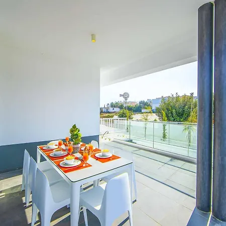 Olivine Pearl 16 Vilă *